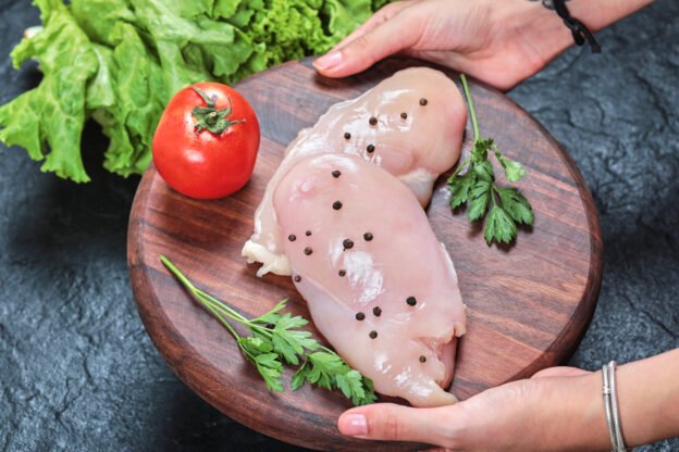 200 gm chicken breast protein