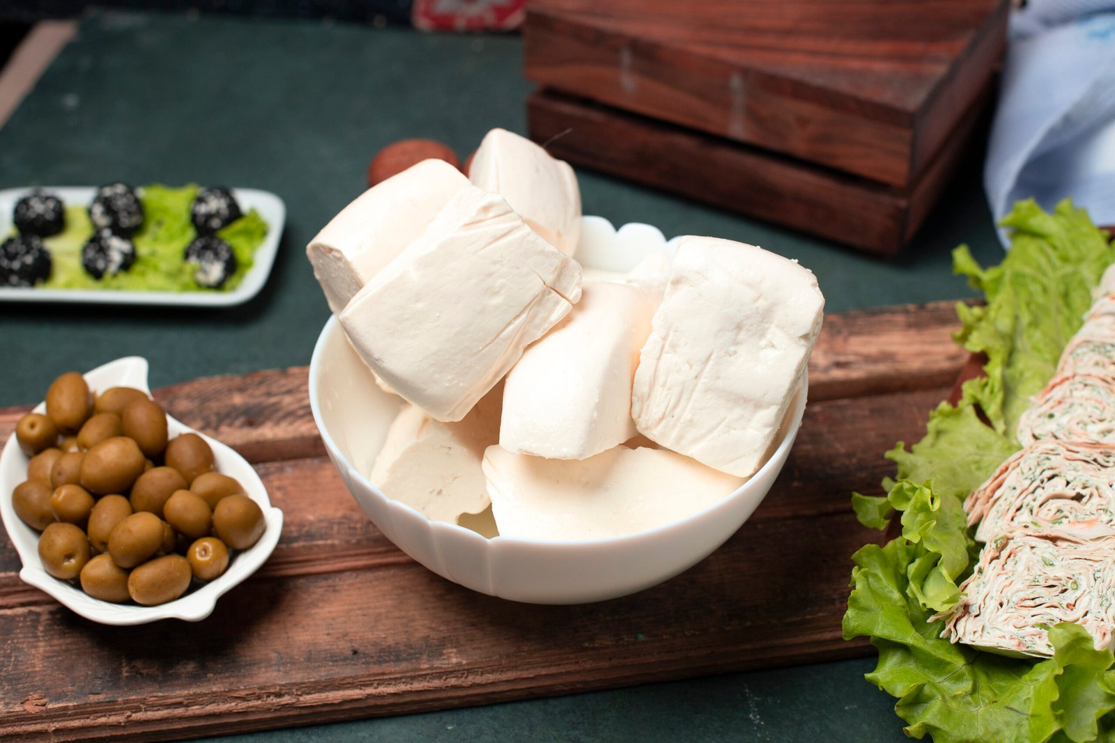 how much protein in 100 gm paneer