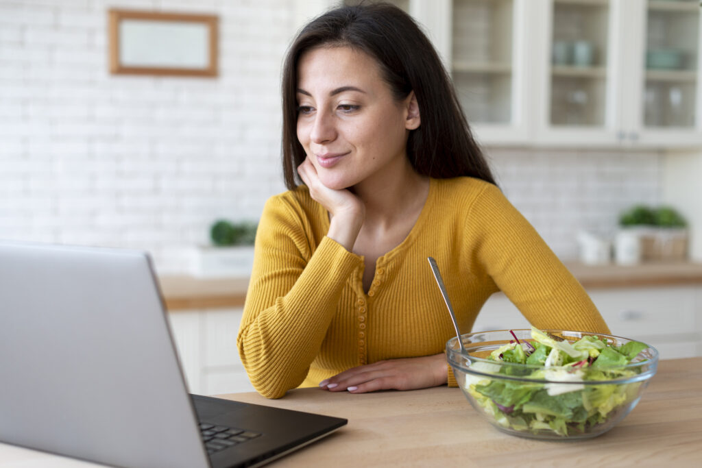 Online vs Offline Nutrition Courses in India – Pros and Cons