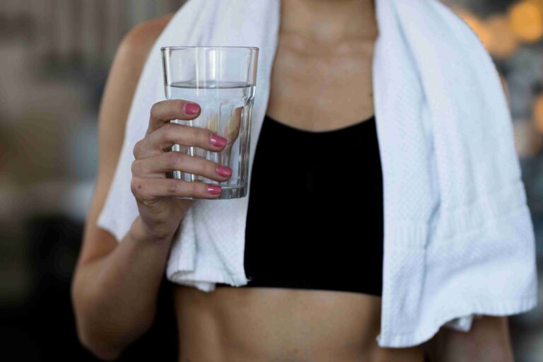 Does Hot Water Help Lose Weight? What Science Really Says
