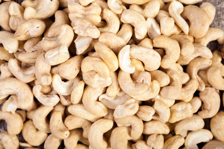 Cashew Nutrition Facts 100g: Calories, Protein, Health Benefits & Daily Serving Guide
